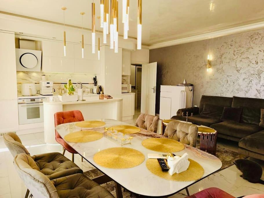 וארנה Spacious Prestige Penthouse מראה חיצוני תמונה