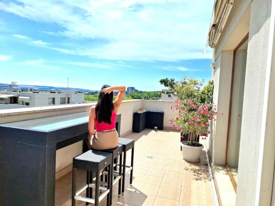 וארנה Spacious Prestige Penthouse מראה חיצוני תמונה