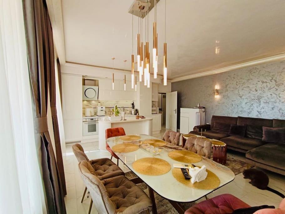 וארנה Spacious Prestige Penthouse מראה חיצוני תמונה