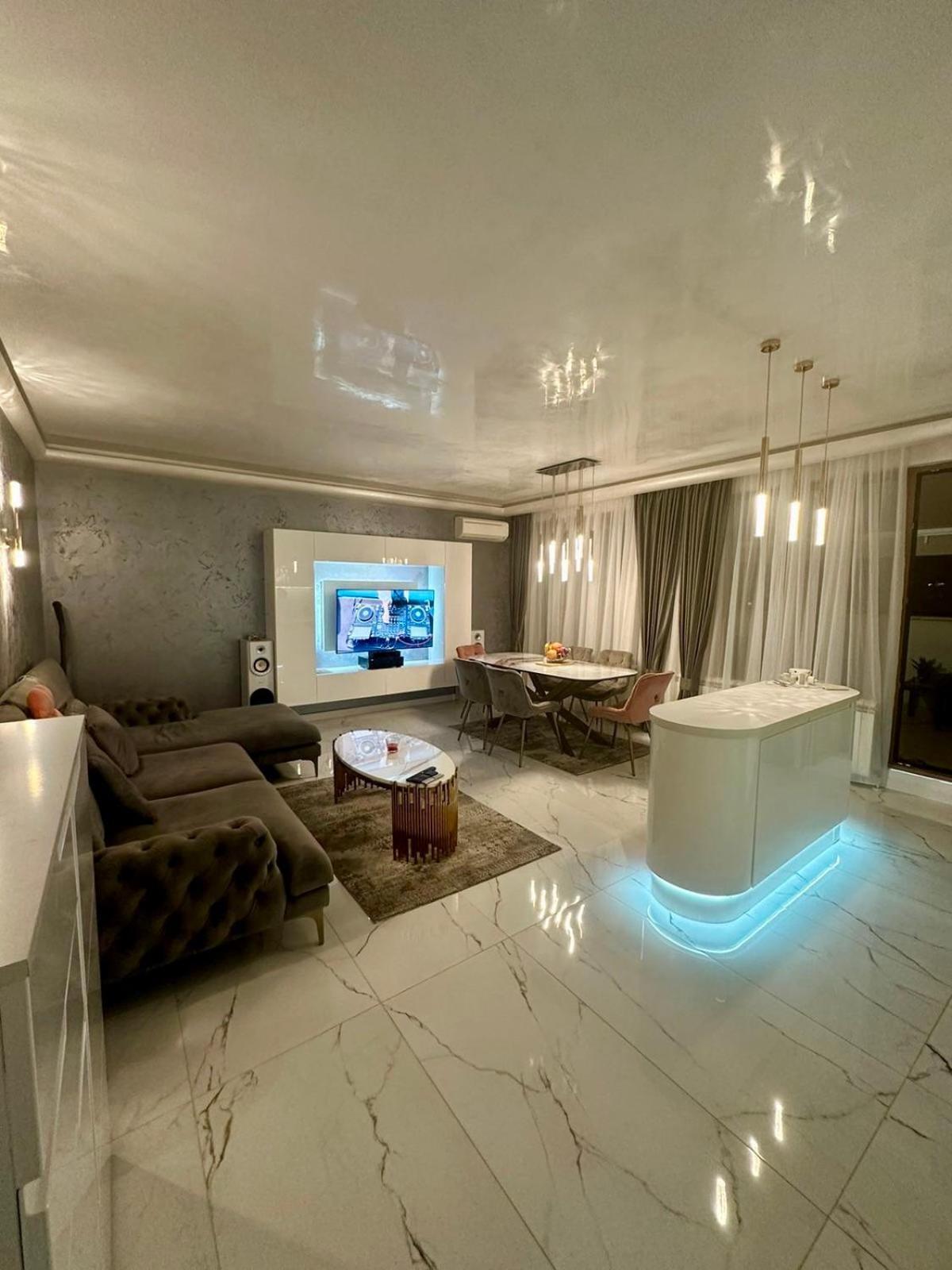 וארנה Spacious Prestige Penthouse מראה חיצוני תמונה