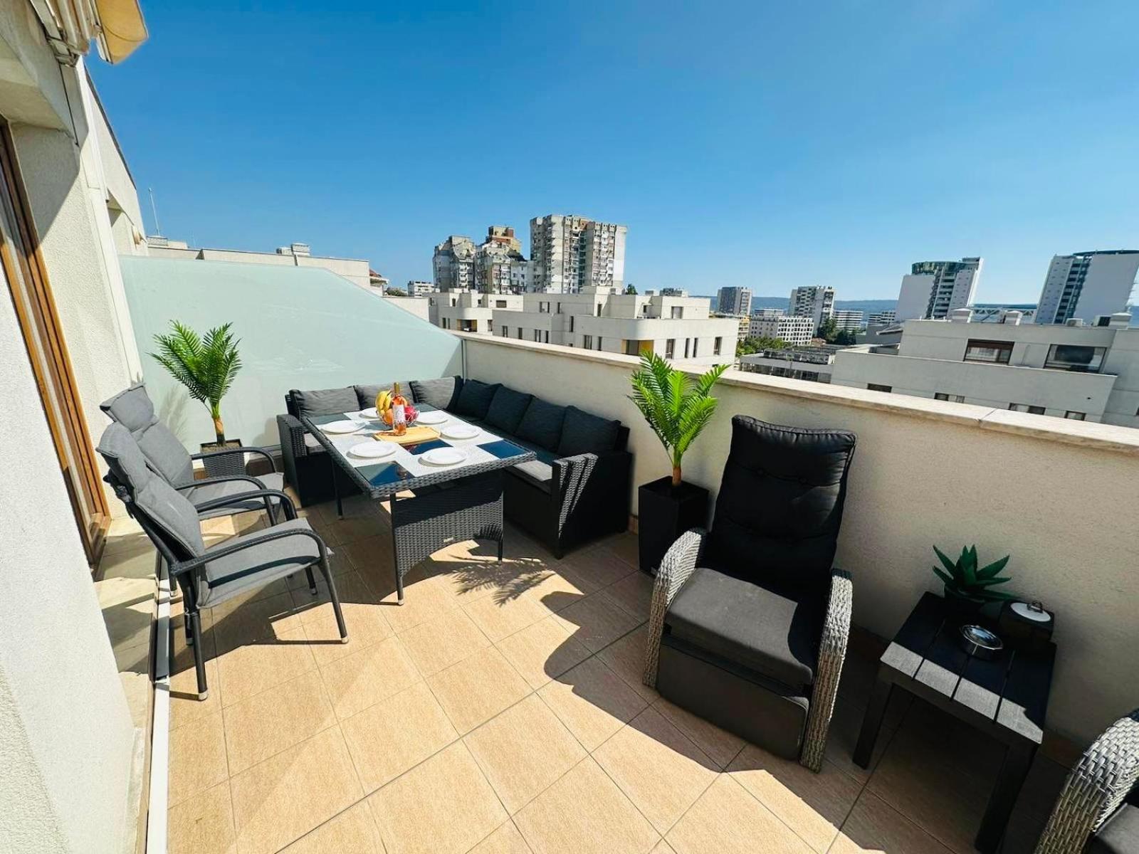 וארנה Spacious Prestige Penthouse מראה חיצוני תמונה