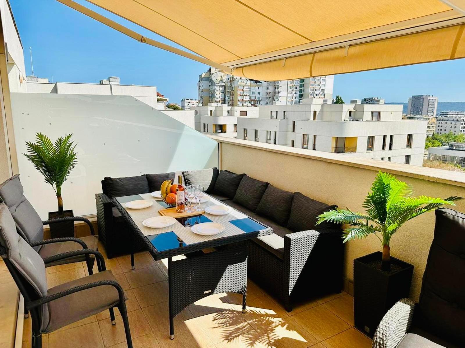 וארנה Spacious Prestige Penthouse מראה חיצוני תמונה
