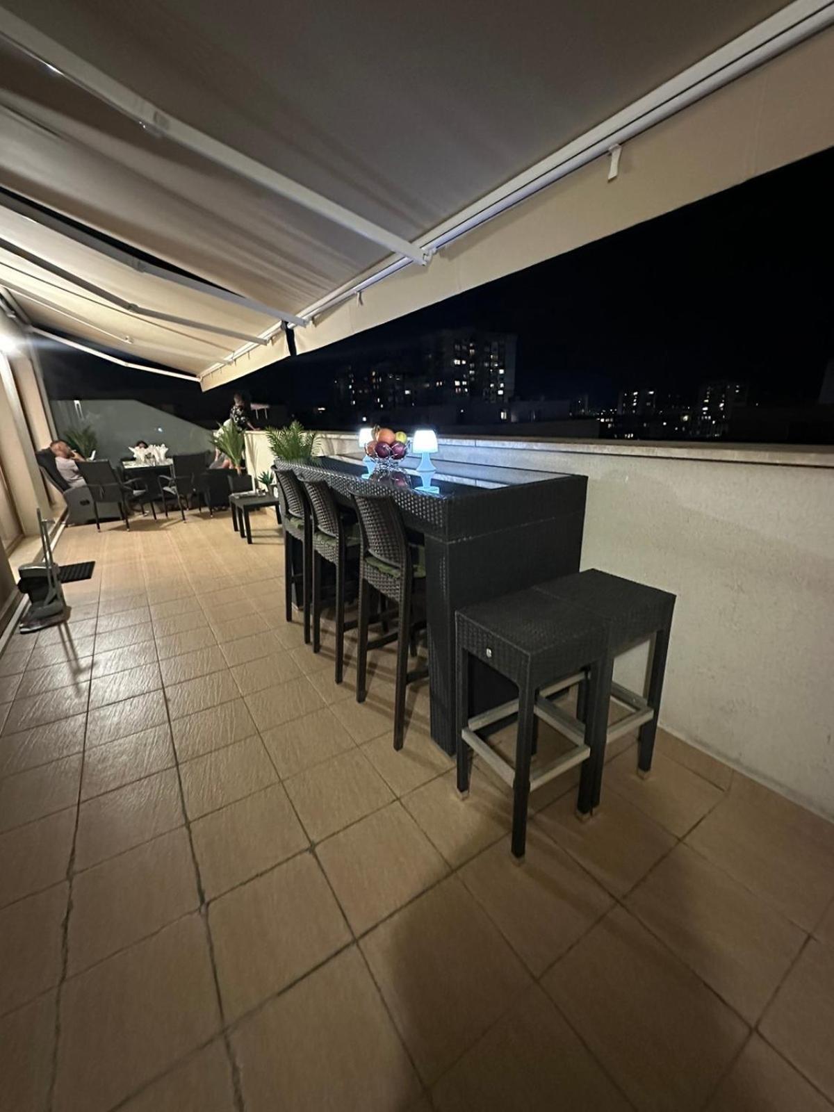 וארנה Spacious Prestige Penthouse מראה חיצוני תמונה