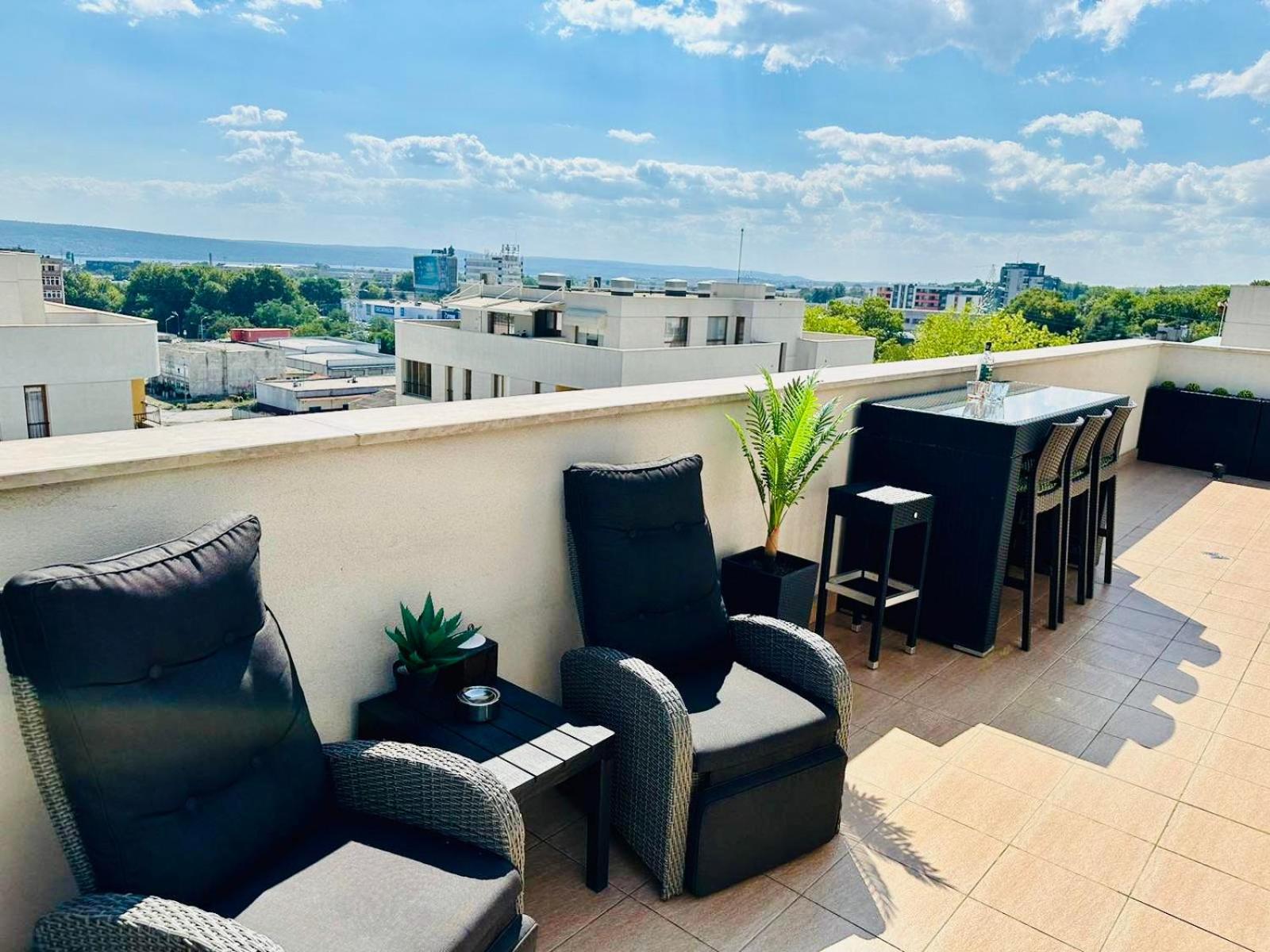 וארנה Spacious Prestige Penthouse מראה חיצוני תמונה
