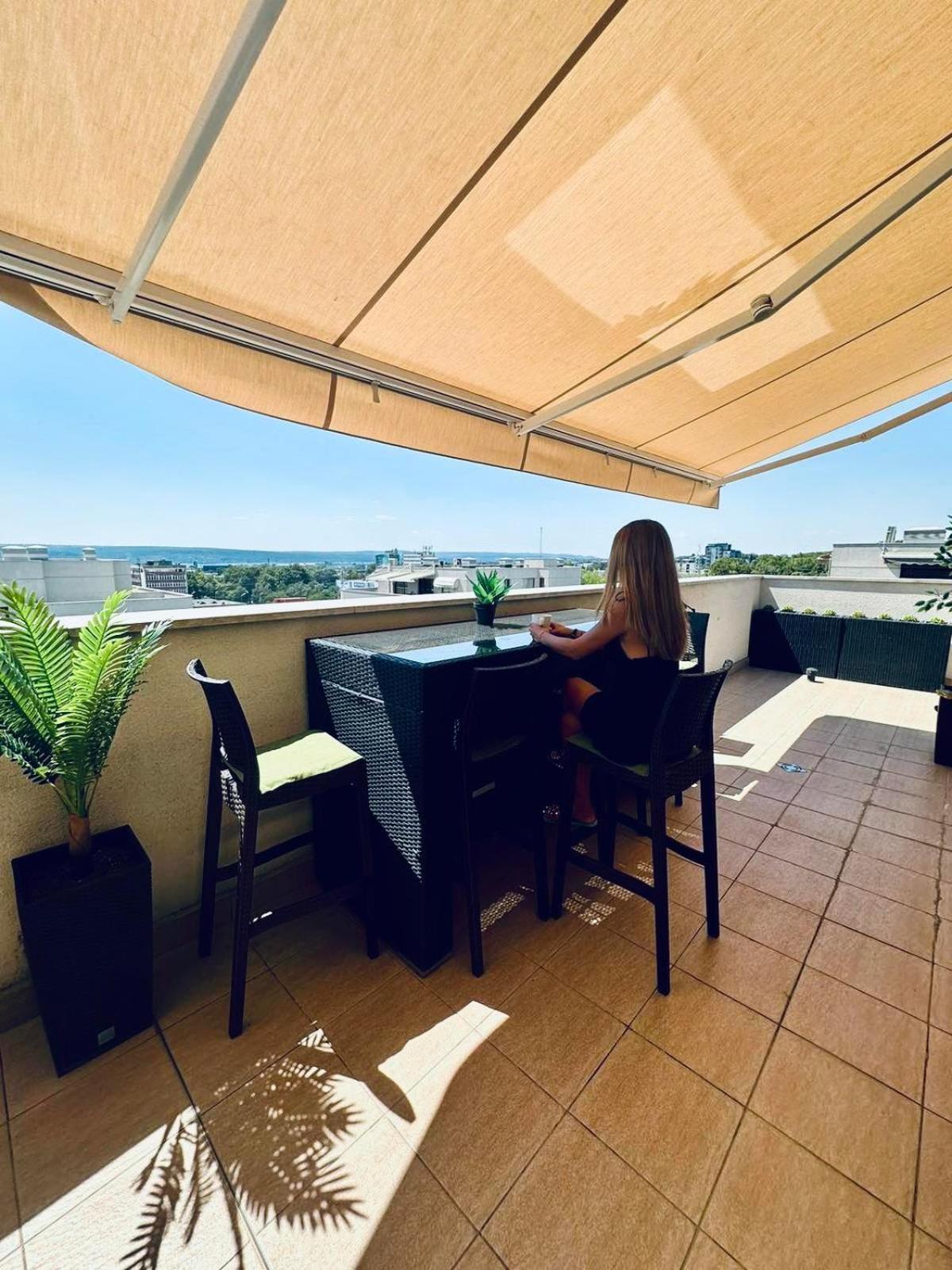 וארנה Spacious Prestige Penthouse מראה חיצוני תמונה